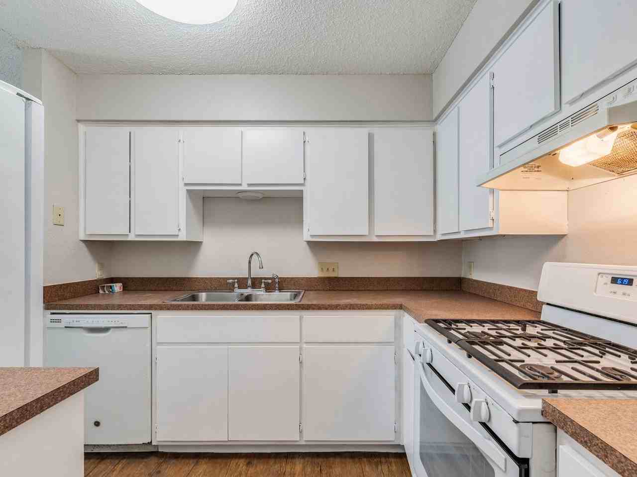 1110 Hyridge St - Photo 5 of 37