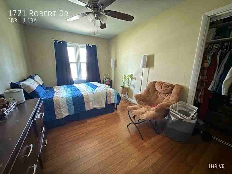 1721 Robert Dr - Photo 6 of 10