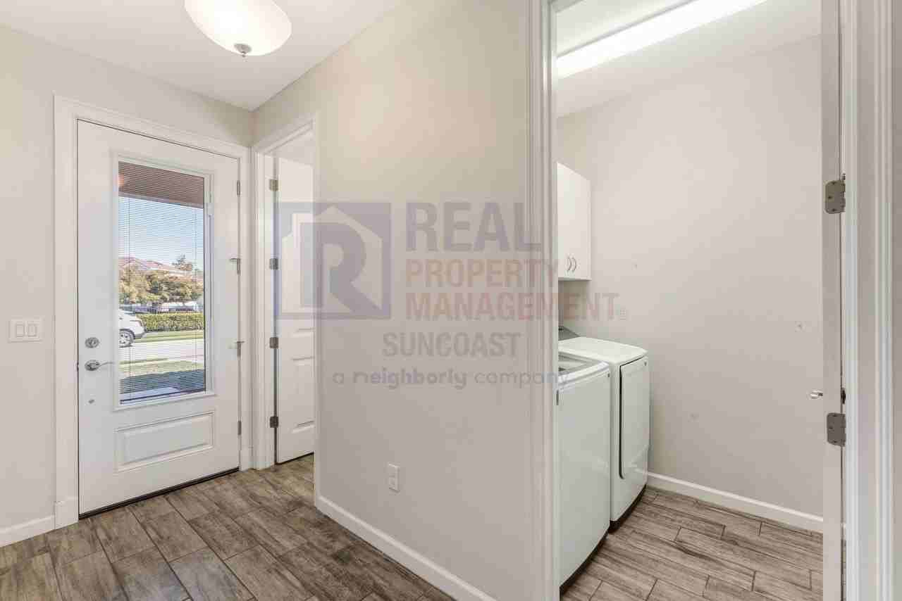 3689 Divot Ln - Photo 5 of 45