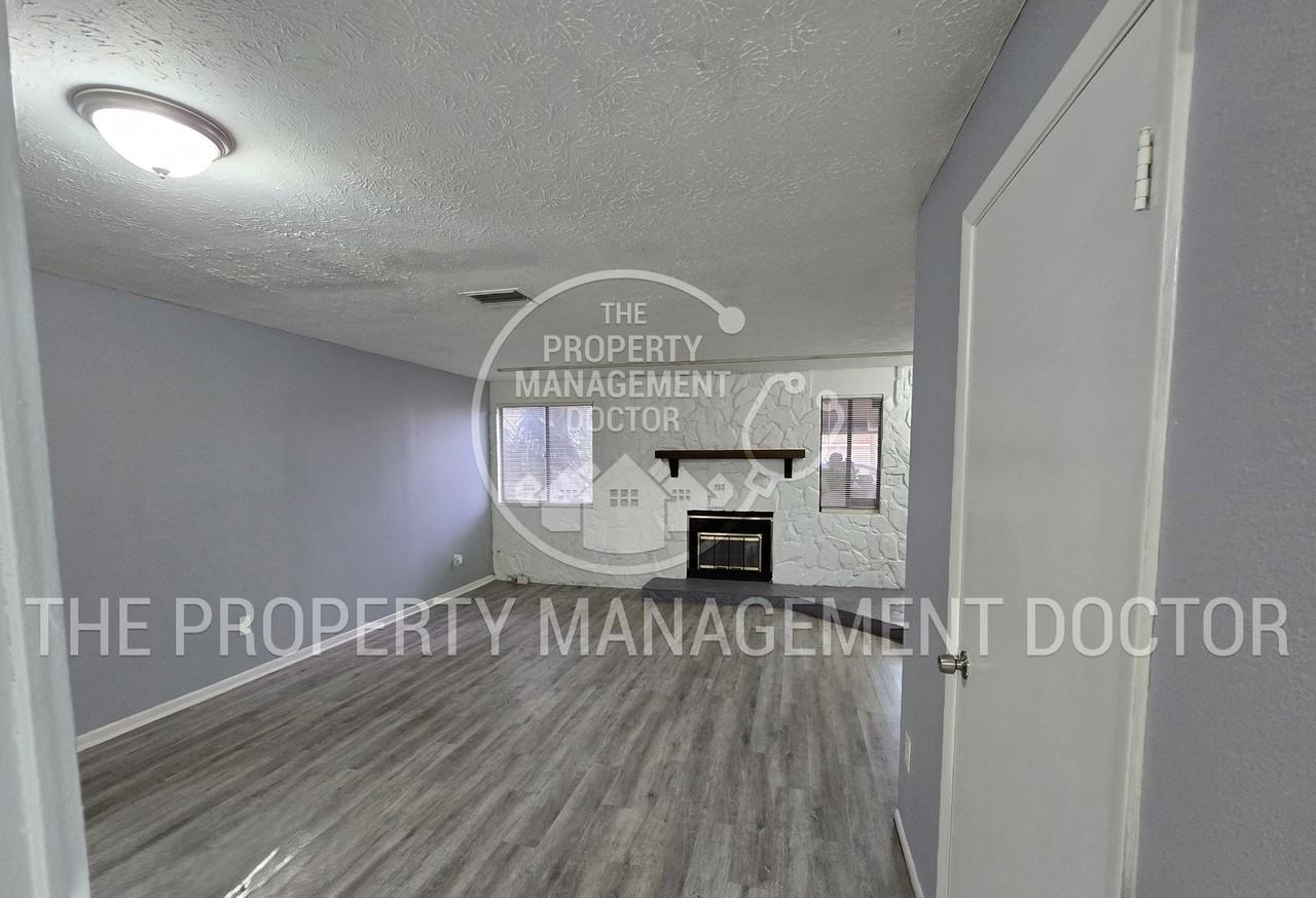 4710 Stonepointe Pl - Photo 4 of 31