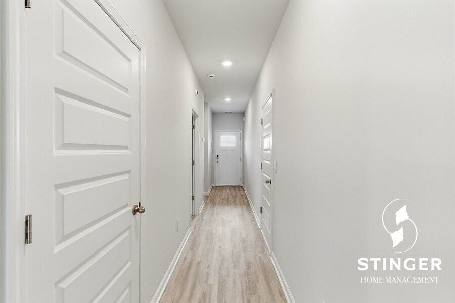 548 Hideaway St - Photo 3 of 33