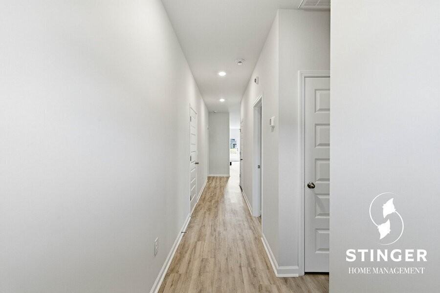 548 Hideaway St - Photo 4 of 33
