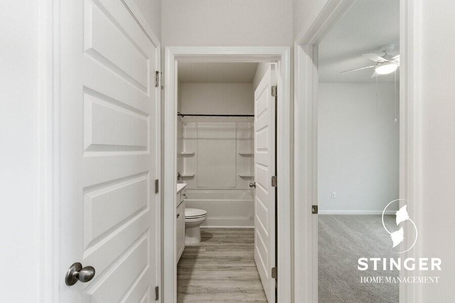 548 Hideaway St - Photo 5 of 33