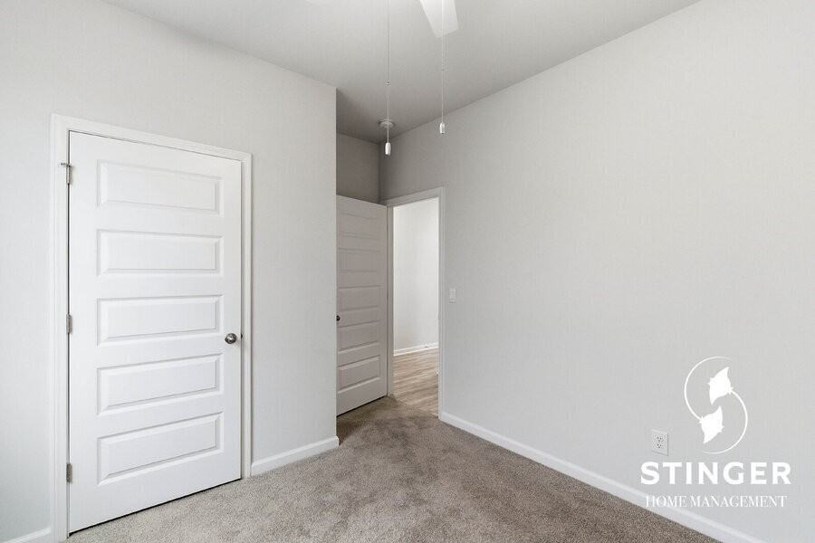 548 Hideaway St - Photo 6 of 33