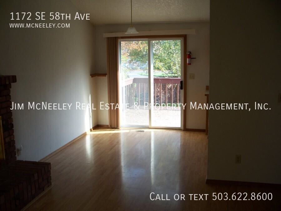 1172 Se 58th Ave - Photo 3 of 9