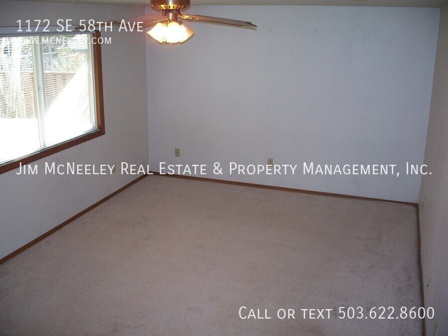 1172 Se 58th Ave - Photo 5 of 9