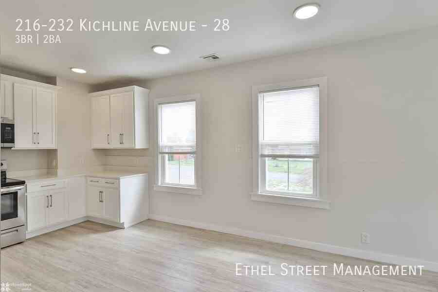 216 Kichline Ave #28 - Photo 3 of 50