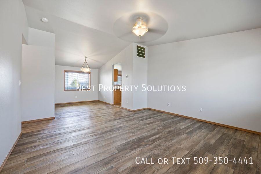 529 Monarch St - Photo 5 of 23