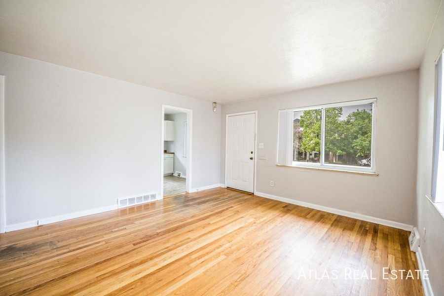 4 S Jackson St - Photo 6 of 18