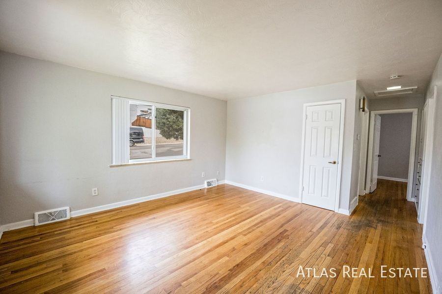 4 S Jackson St - Photo 7 of 18