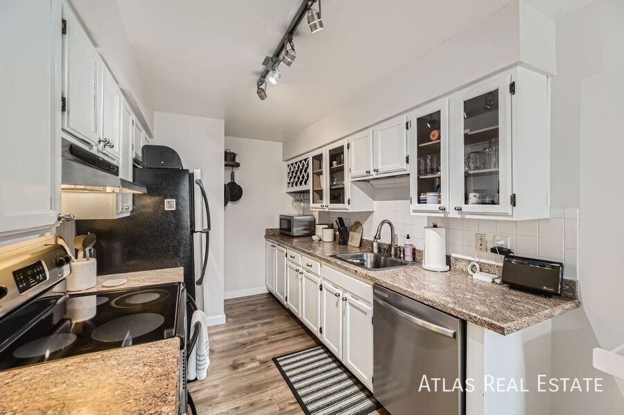 3141 S Tamarac Dr #E202 - Photo 5 of 28