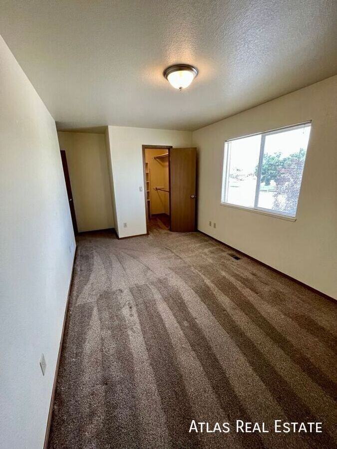 2349 Shawnee Dr - Photo 4 of 14