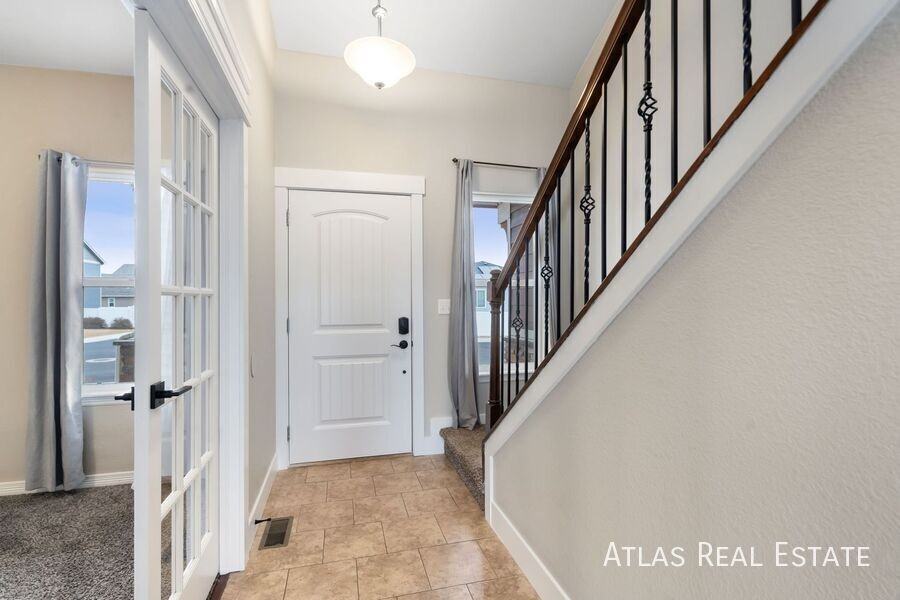 893 Shirttail Peak Ct - Photo 4 of 27