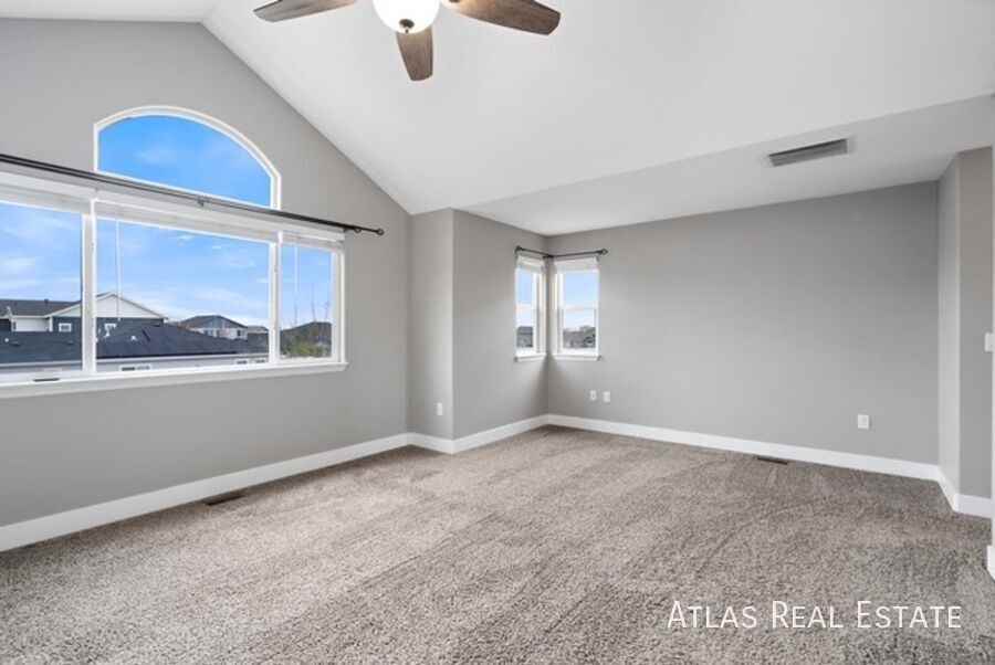 893 Shirttail Peak Ct - Photo 5 of 27