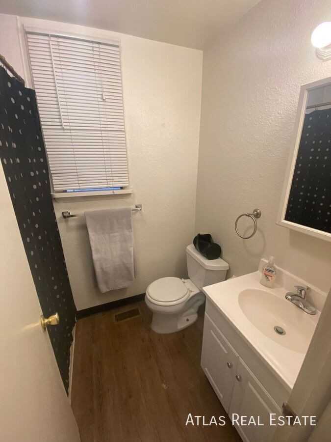 1526 Lowell Blvd - Photo 6 of 10