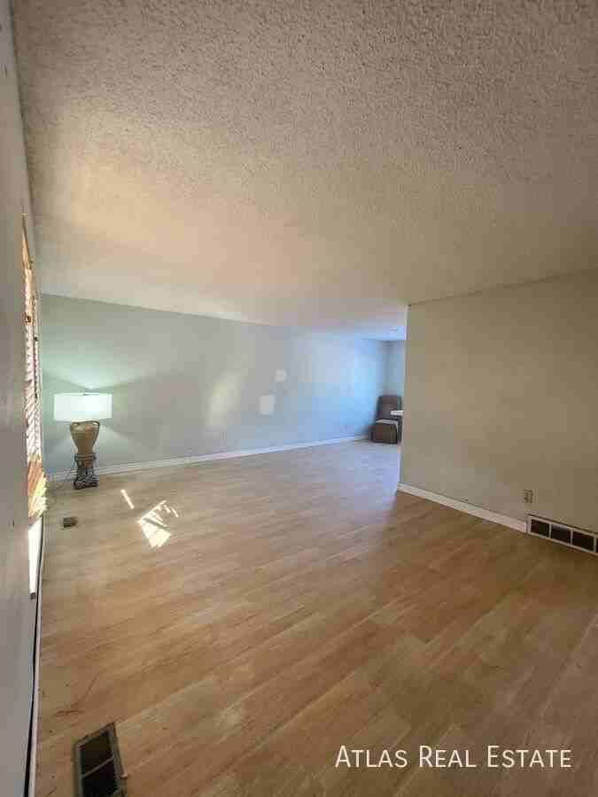9327 W Nova Ave - Photo 2 of 6