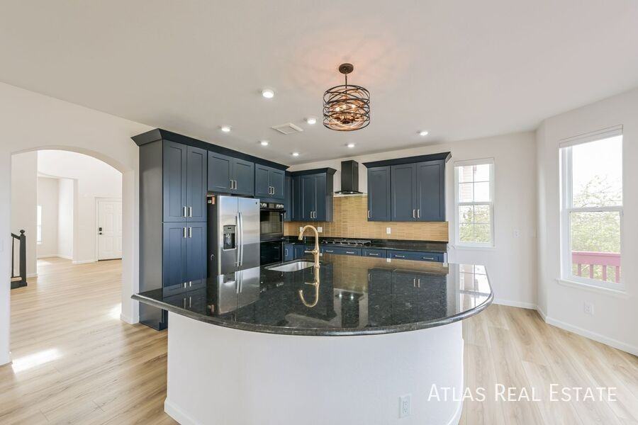 2547 S Fundy Cir - Photo 5 of 15