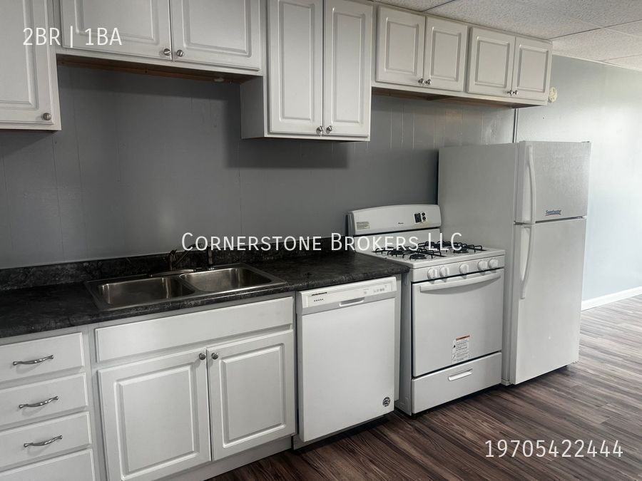 215 Edmunds St - Photo 3 of 7