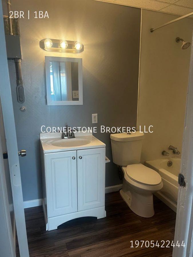 215 Edmunds St - Photo 5 of 7