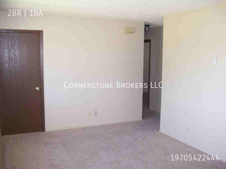 256 Applewood St - Photo 2 of 3