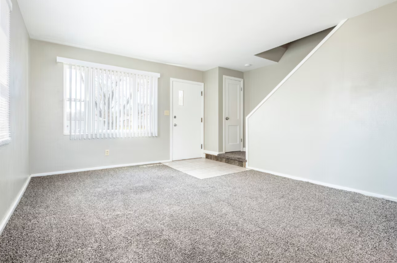 1944 Shiras Ave - Photo 4 of 13