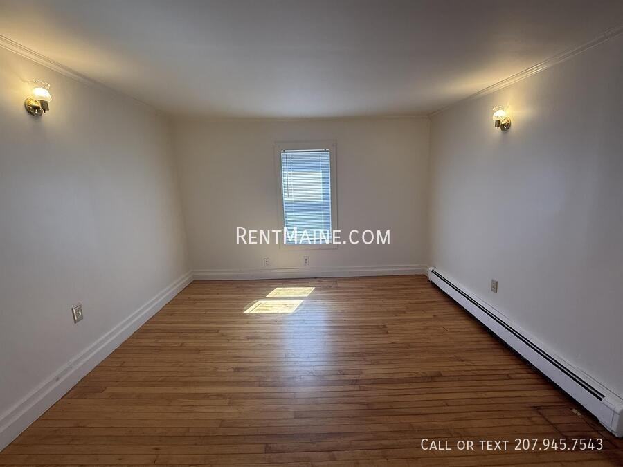 160 Grove St #A - Photo 2 of 7