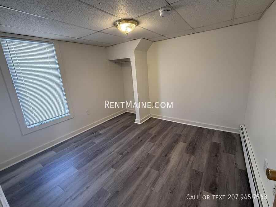 160 Grove St #A - Photo 3 of 7