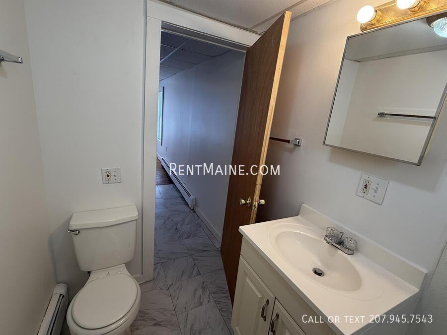 160 Grove St #A - Photo 5 of 7