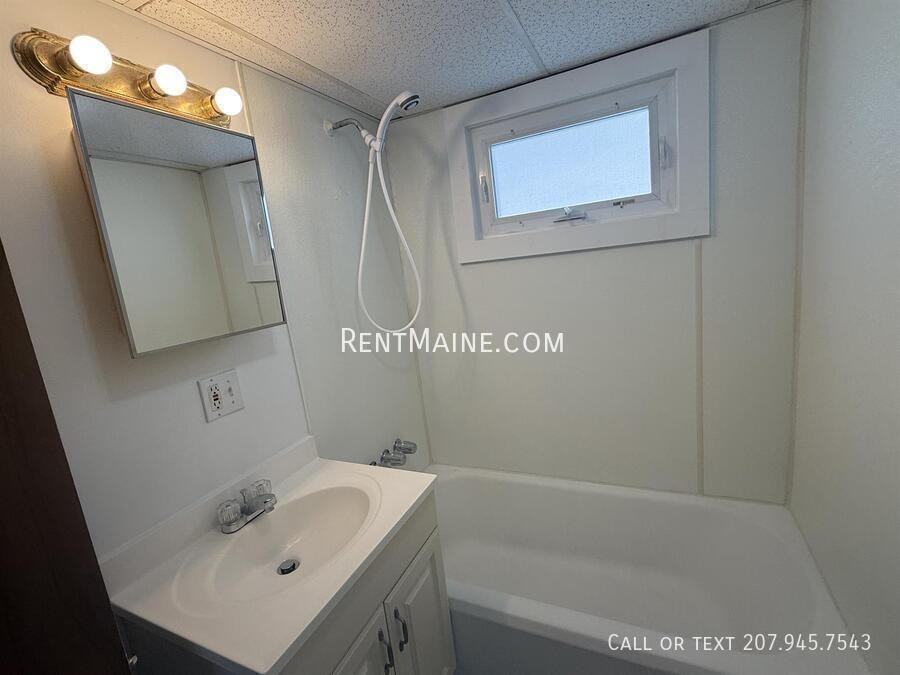 160 Grove St #A - Photo 6 of 7