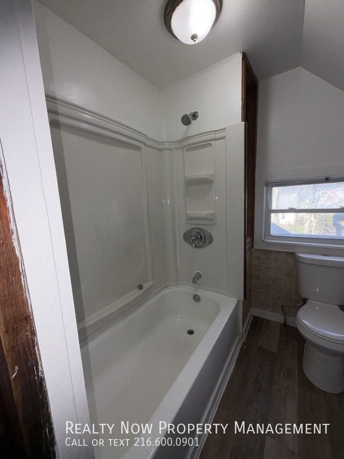 1344 S Green Rd Up Unit #2 - Photo 3 of 13