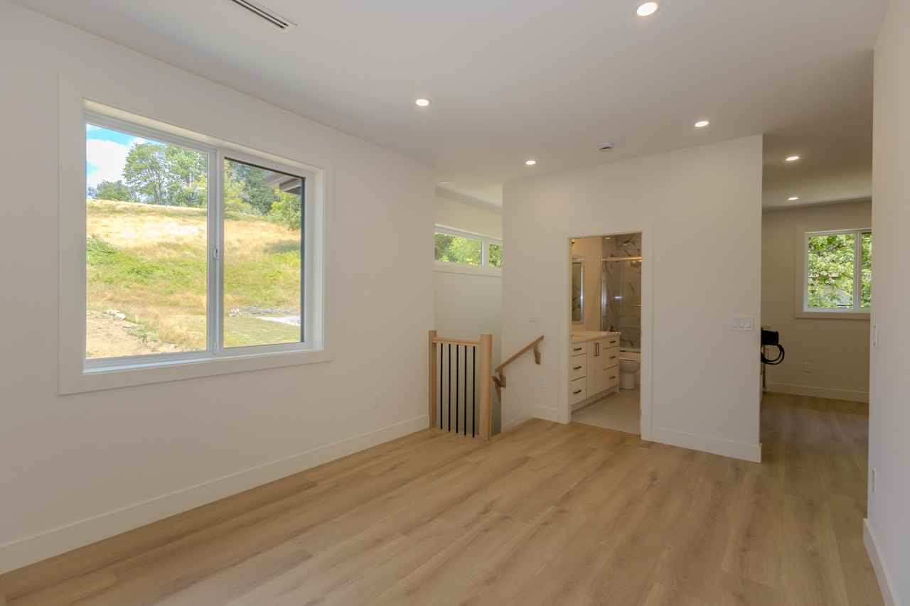 34165 Hartman Ave Uppr - Photo 4 of 18