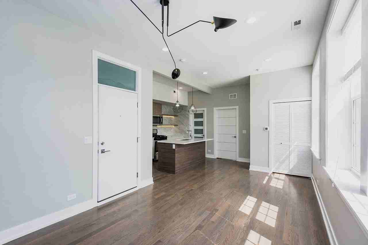 2450 W Chicago Ave #3F - Photo 3 of 8