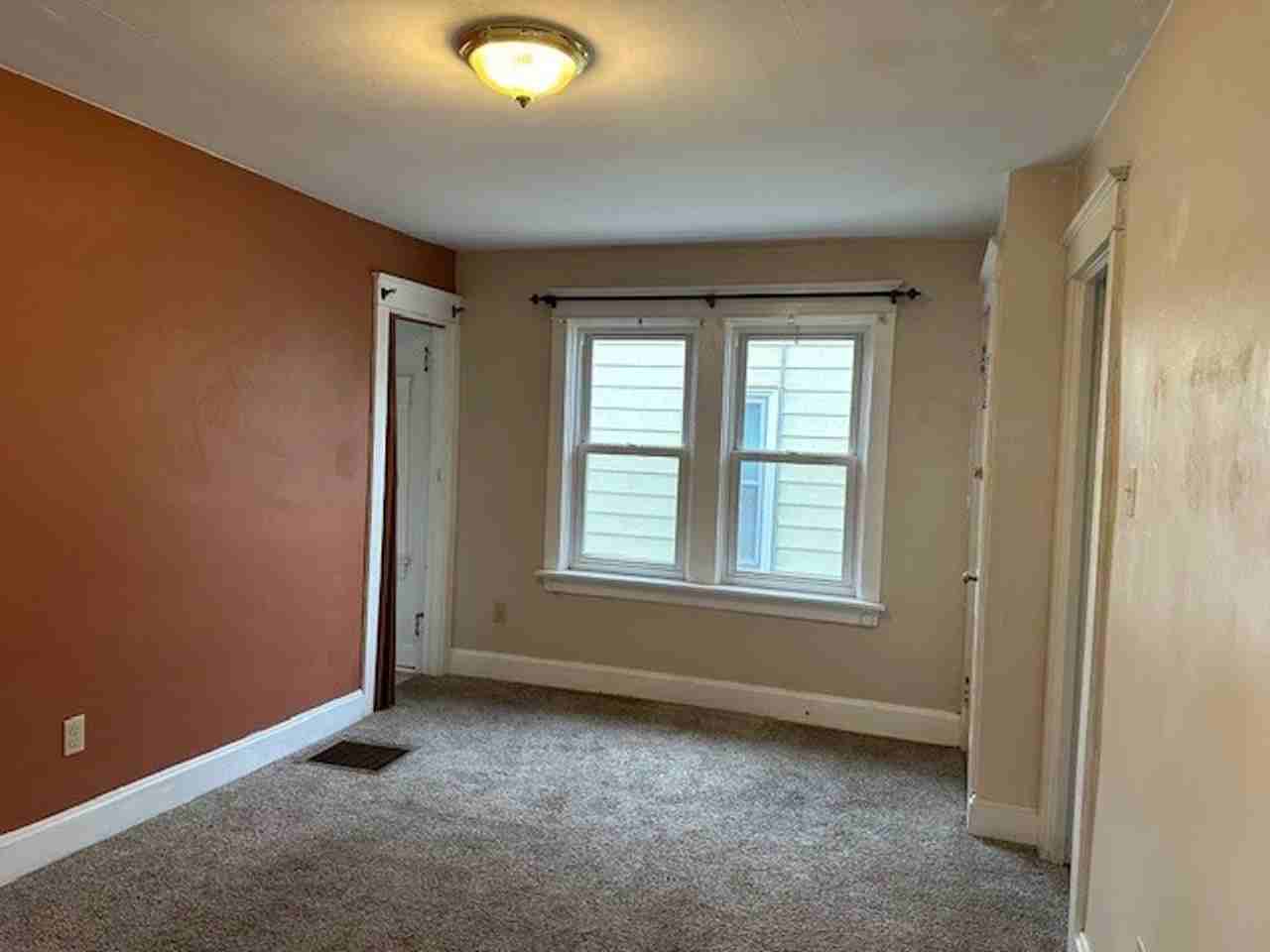 13 Locust St #2ndFL - Photo 3 of 10