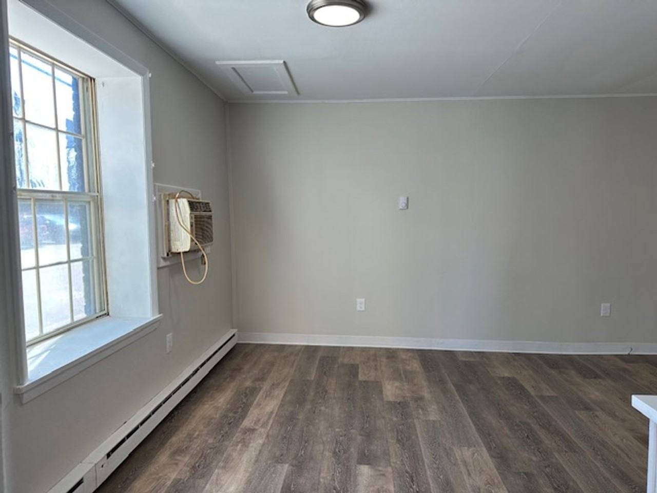 113 Market St - Photo 3 of 10