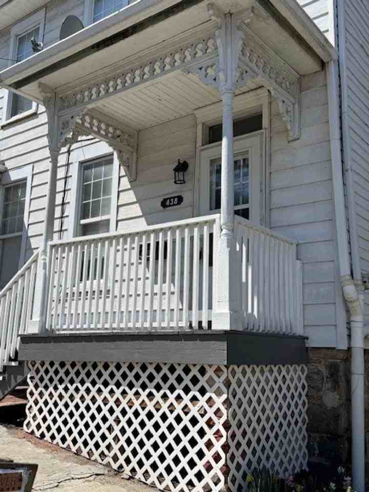 438 Mulberry St - Photo 2 of 19