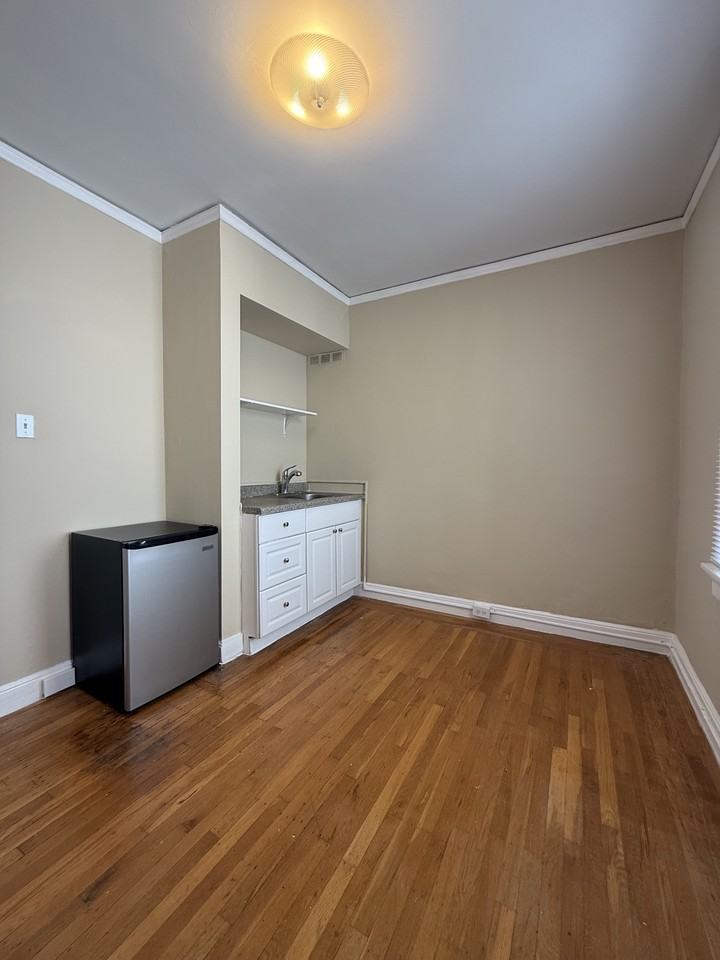 692 Bush St #505 - Photo 3 of 4