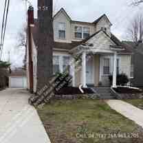 940 N Pleasant St - Photo 1 of 1