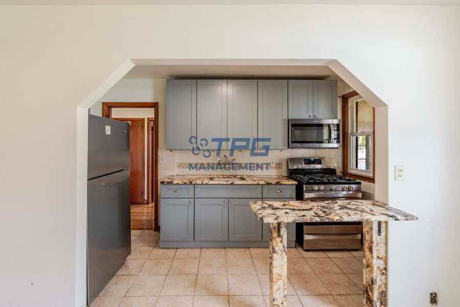 413 E 7th Ave - Photo 5 of 10