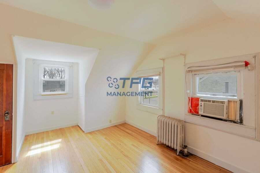 413 E 7th Ave - Photo 7 of 10