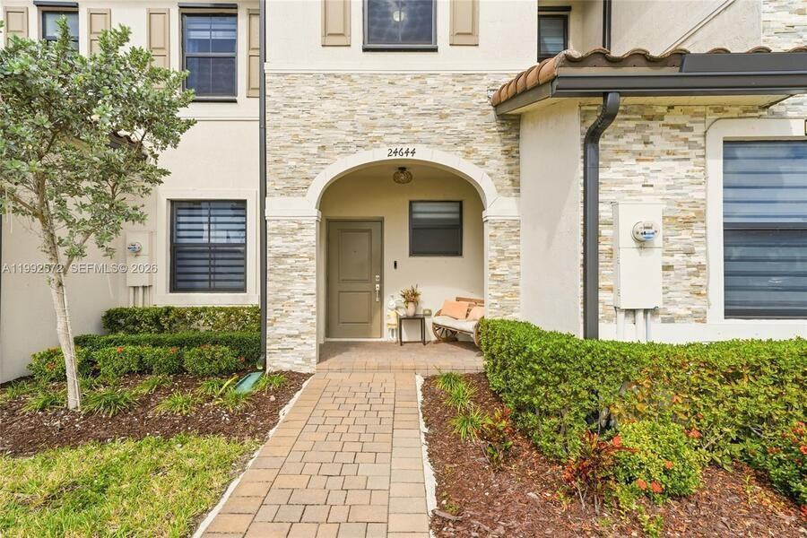 24644 Sw 118th Ct - Photo 2 of 26