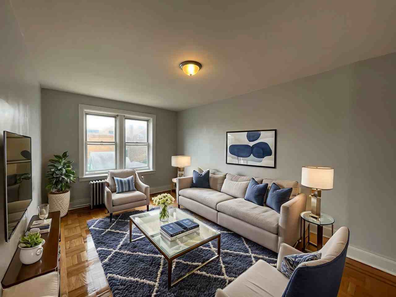 Royal Court - Photo 2 of 6