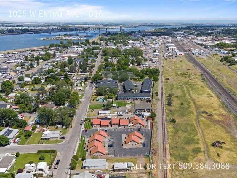 1025 W Entiat Ave #D16 - Photo 5 of 5