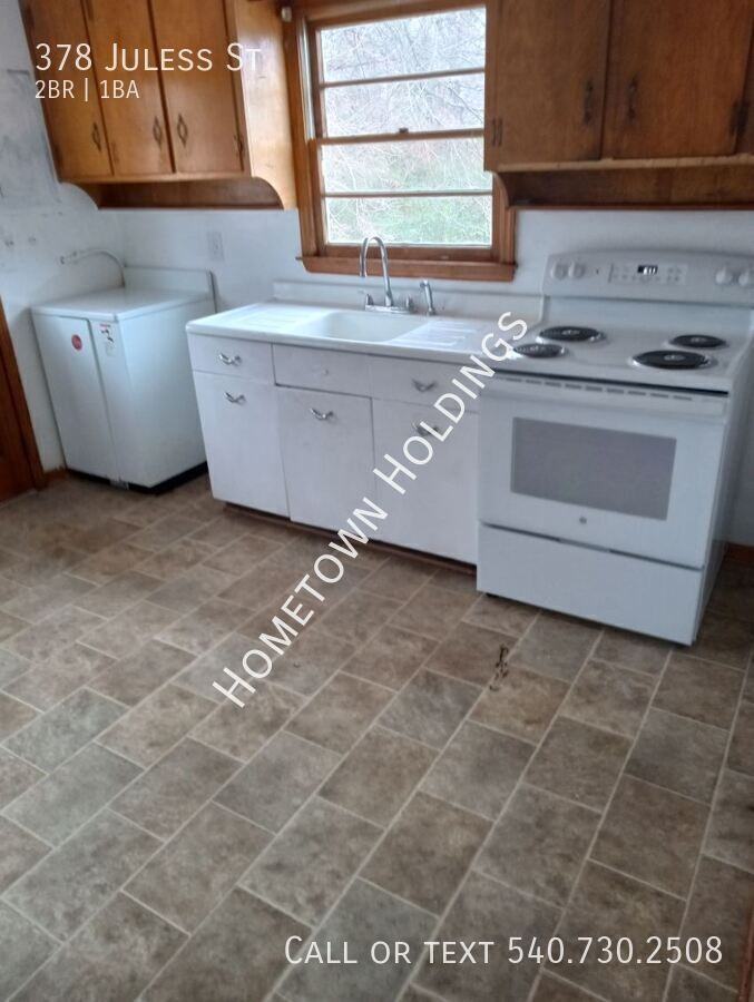 378 Juless St - Photo 4 of 6