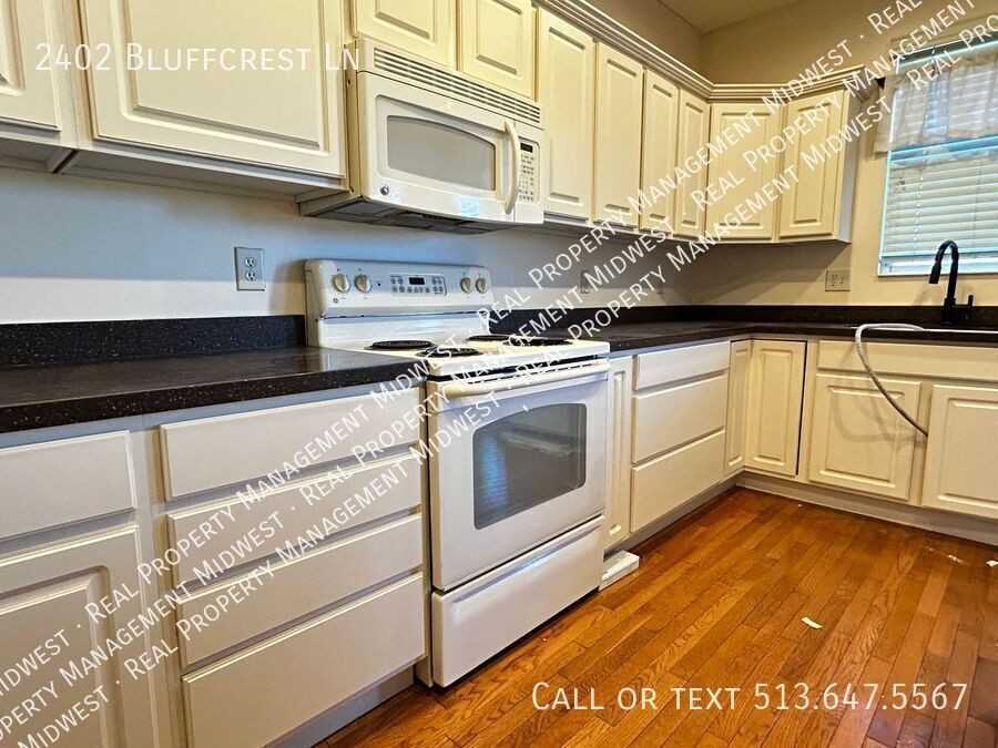 2402 Bluffcrest Ln - Photo 3 of 19