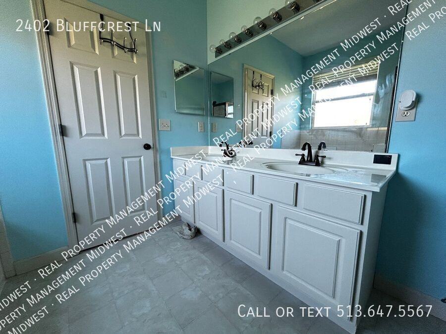 2402 Bluffcrest Ln - Photo 4 of 19