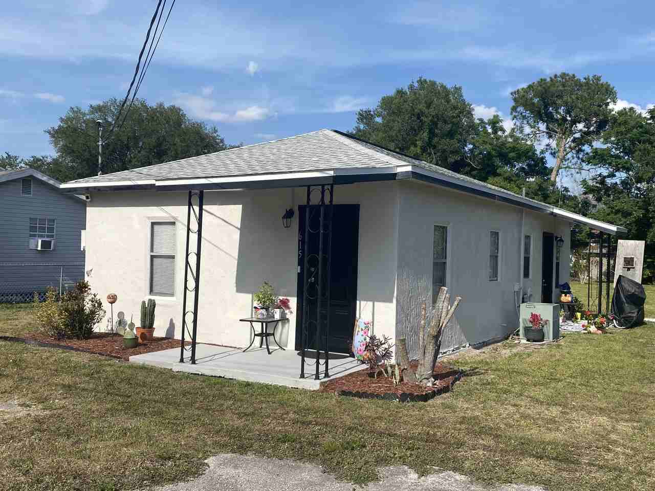 615 Ash St #A - Photo 2 of 9