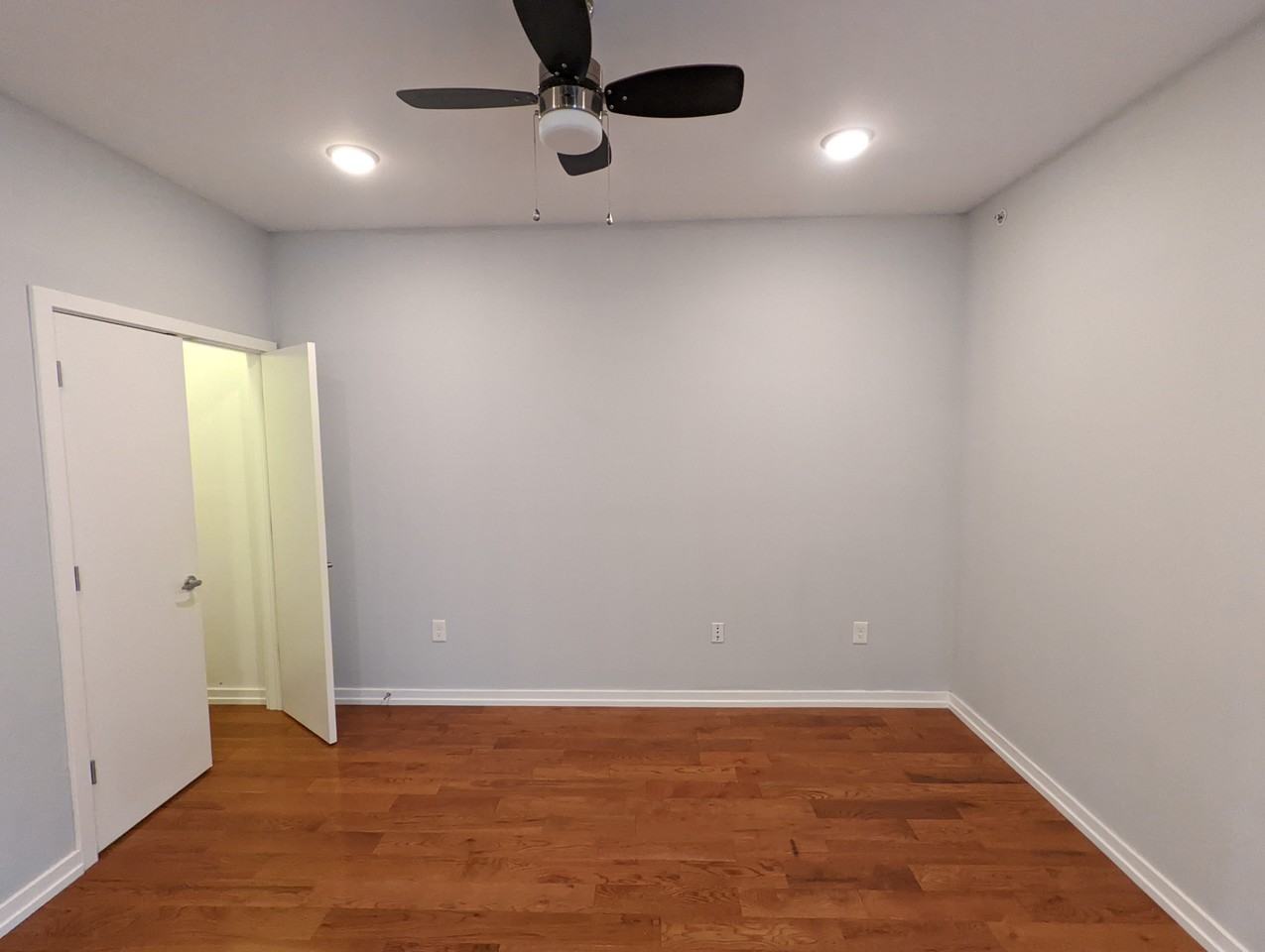 411 N 41st St #3F - Photo 4 of 26