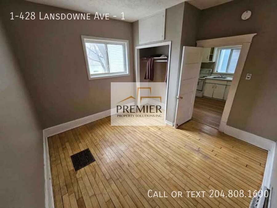 428 1-428 Lansdowne Ave #1 - Photo 2 of 3