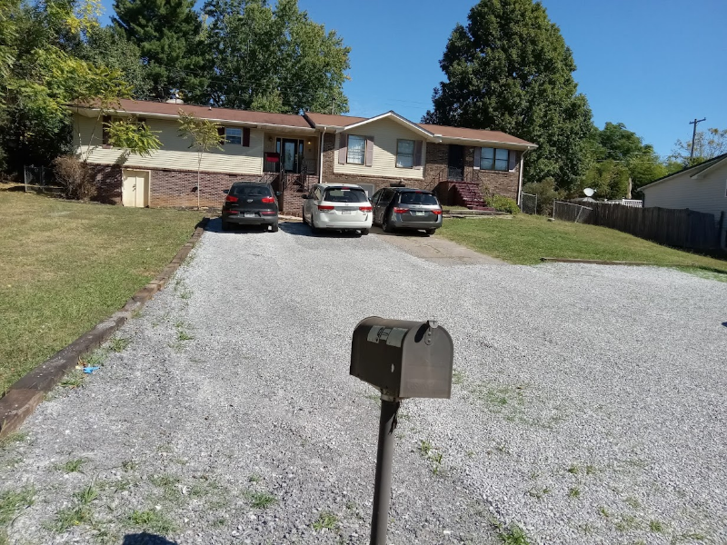 409 Bonnie Brae Dr - Photo 2 of 18