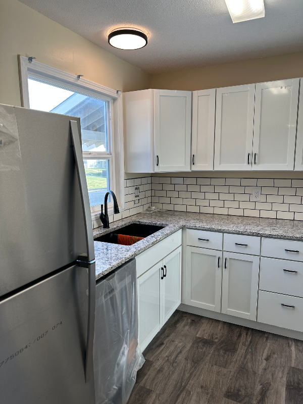 2131 Quail Creek Dr - Photo 2 of 22